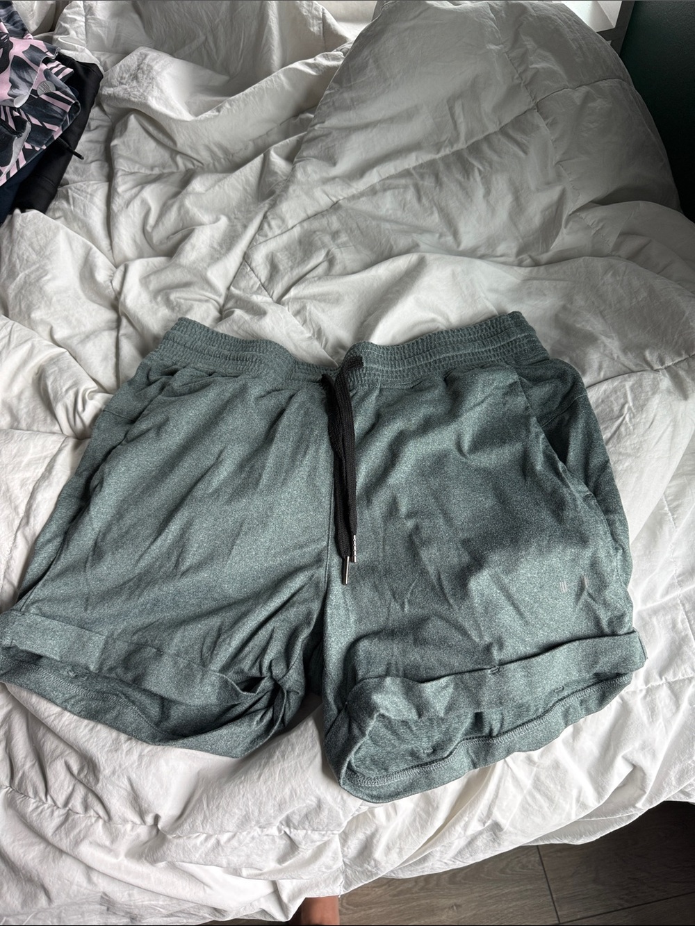 Barbella box x born primitive booty short